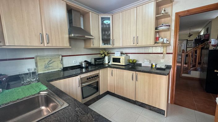 Image No.15-4 Bed Property for sale