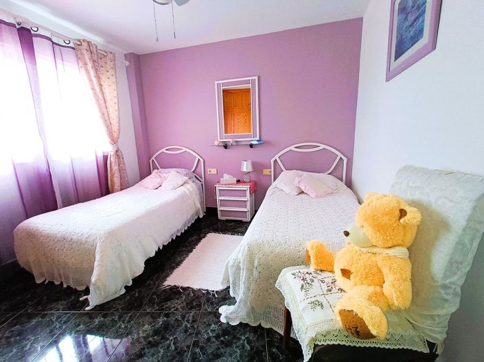 Image No.14-3 Bed Property for sale