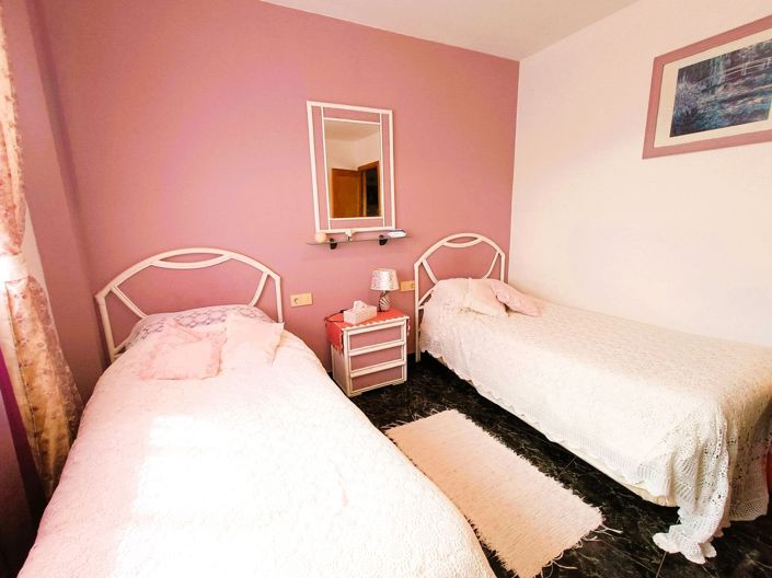 Image No.15-3 Bed Property for sale