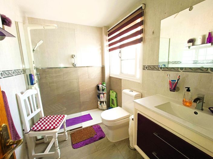 Image No.17-3 Bed Property for sale