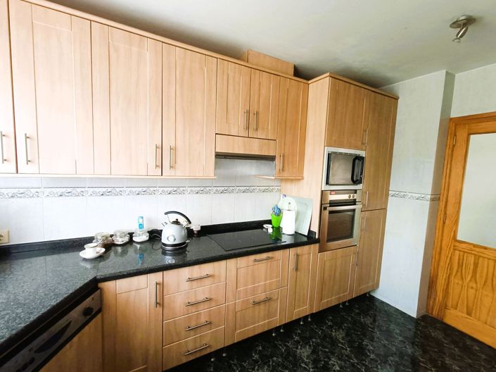 Image No.10-3 Bed Property for sale