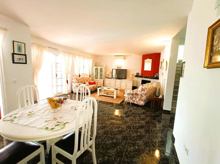 Image No.5-3 Bed Property for sale