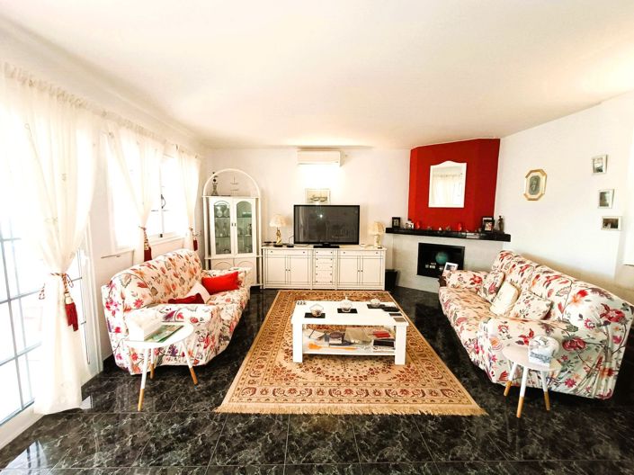 Image No.8-3 Bed Property for sale