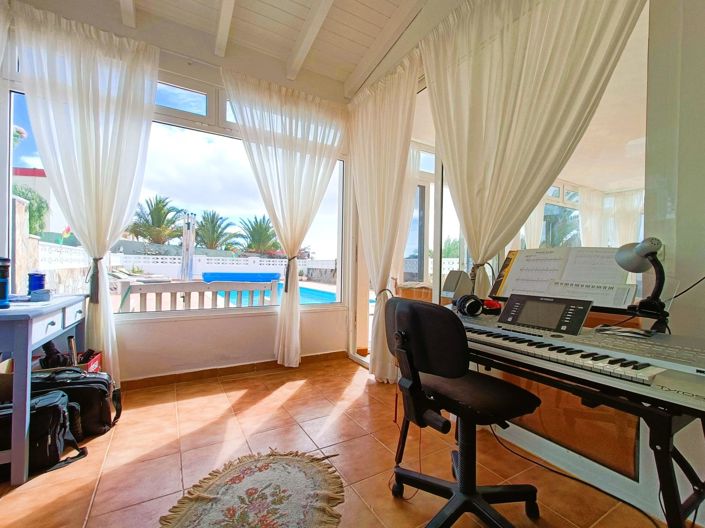 Image No.9-3 Bed Property for sale