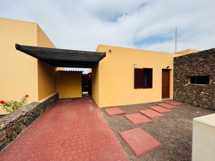 Image No.1-3 Bed Property for sale
