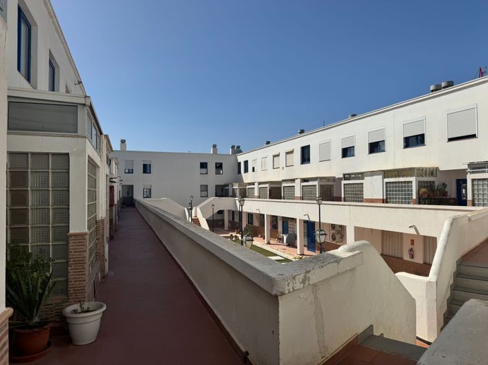 Image No.29-3 Bed Property for sale