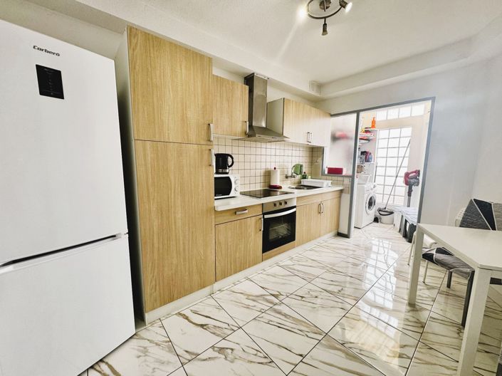 Image No.8-3 Bed Property for sale