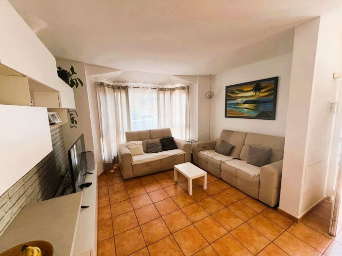 Image No.7-3 Bed Property for sale