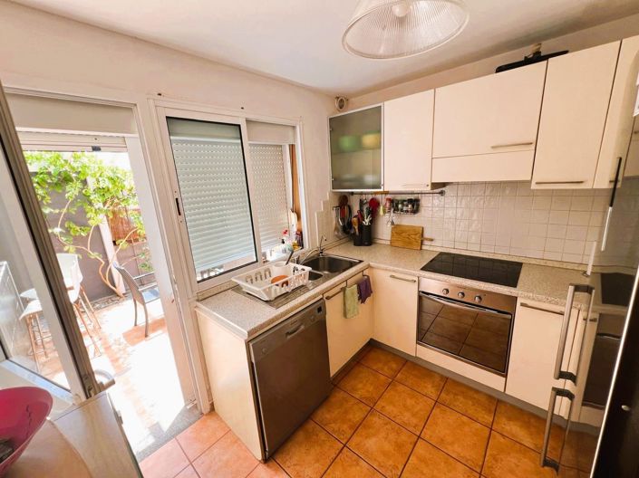 Image No.9-3 Bed Property for sale