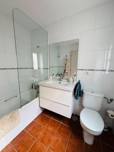 Image No.11-3 Bed Property for sale