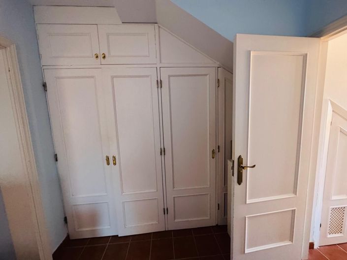 Image No.16-3 Bed Property for sale