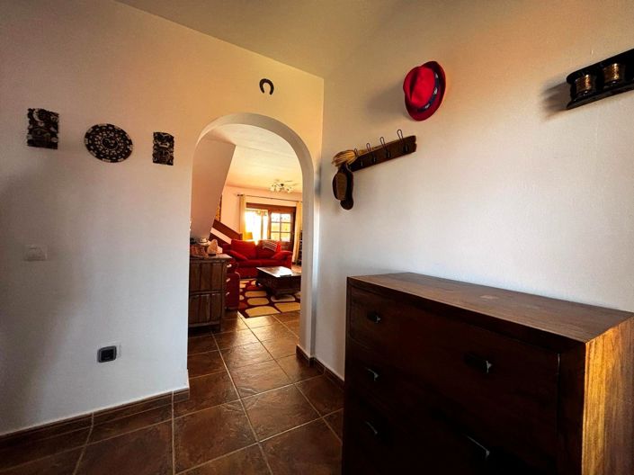 Image No.11-3 Bed Property for sale