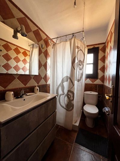 Image No.19-3 Bed Property for sale