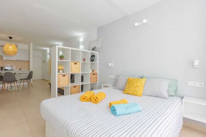 Image No.11-1 Bed Property for sale