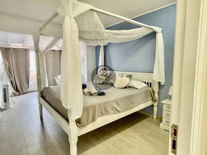 Image No.14-5 Bed Property for sale