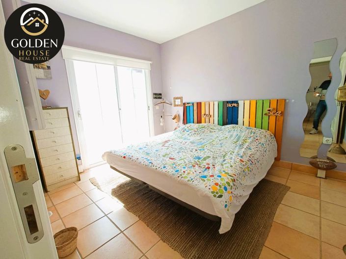 Image No.16-2 Bed Property for sale