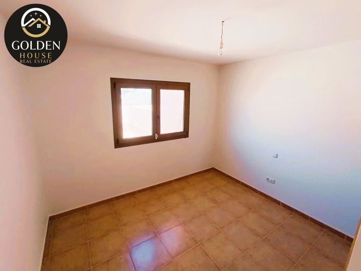 Image No.8-3 Bed Property for sale