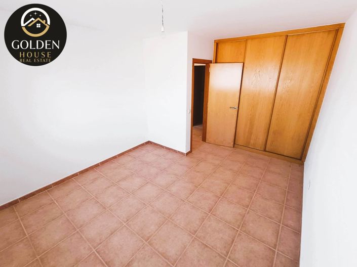 Image No.11-3 Bed Property for sale