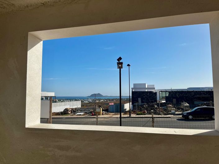 Image No.10-3 Bed Property for sale