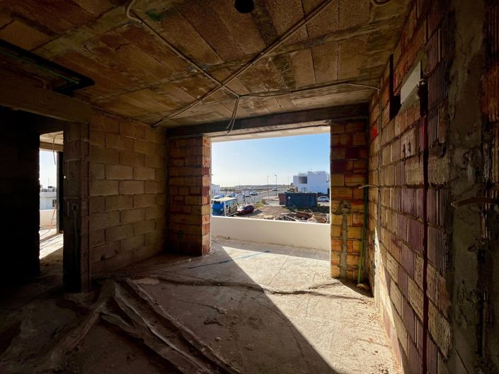 Image No.27-3 Bed Property for sale