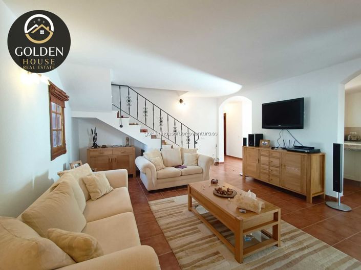 Image No.4-Propriété de 3 chambres à vendre à Antigua