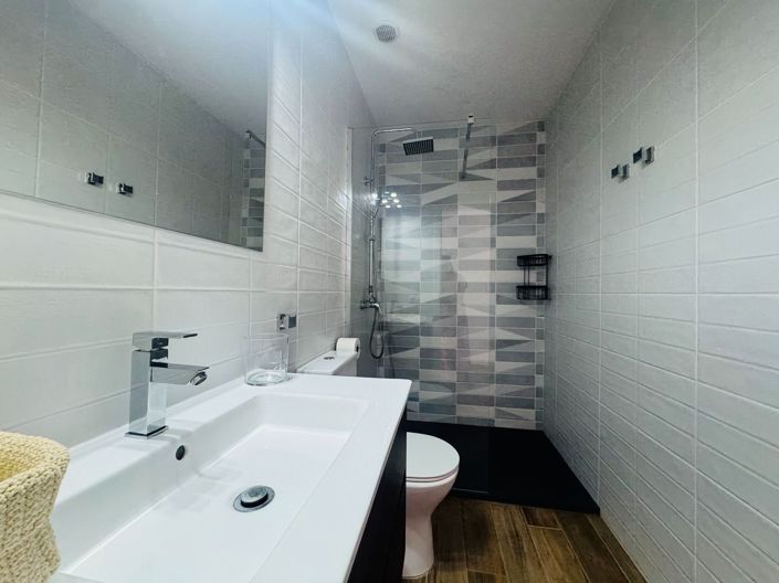 Image No.18-2 Bed Property for sale