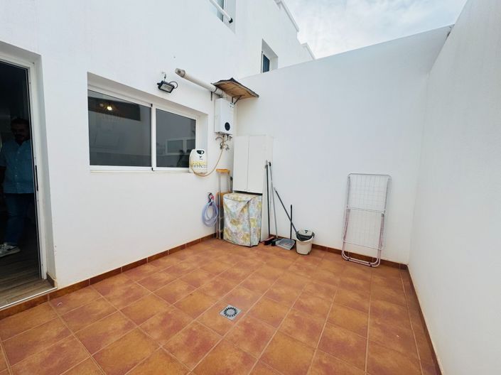 Image No.20-2 Bed Property for sale