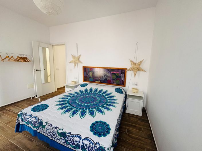 Image No.12-2 Bed Property for sale