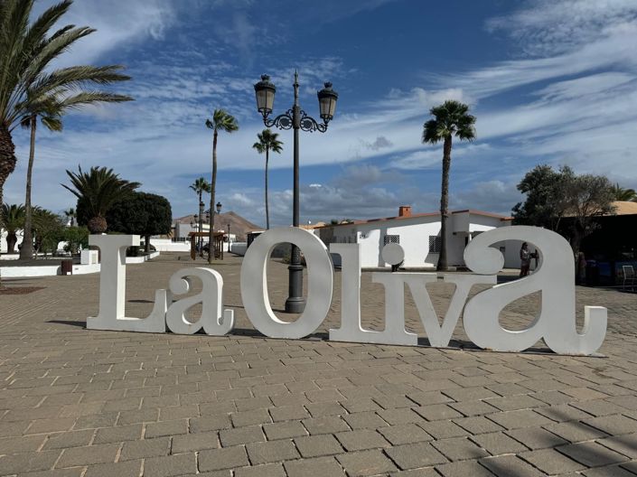 Image No.10-3 Bed Property for sale