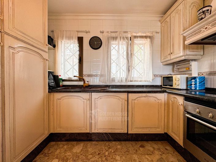 Image No.19-4 Bed Property for sale