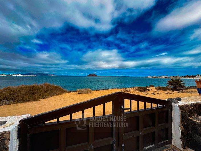 Image No.1-4 Bed Property for sale