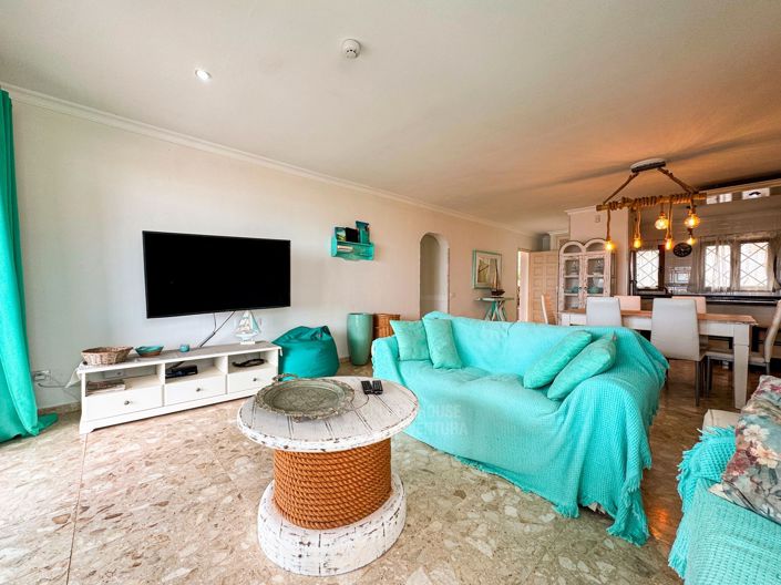 Image No.21-4 Bed Property for sale