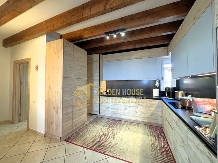 Image No.12-2 Bed Property for sale