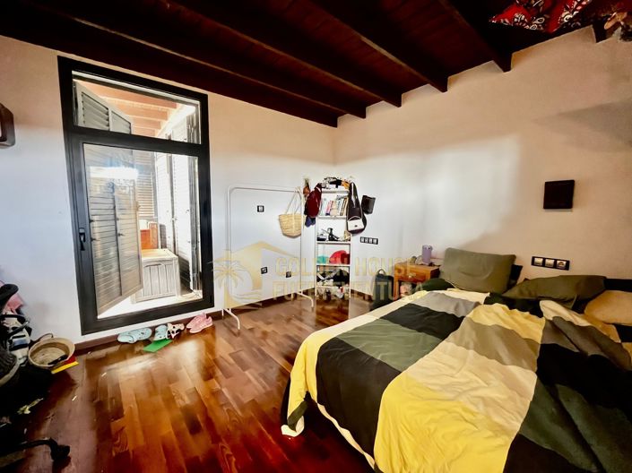 Image No.23-5 Bed Property for sale