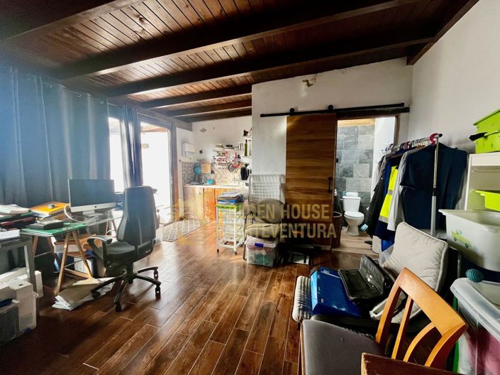 Image No.30-5 Bed Property for sale