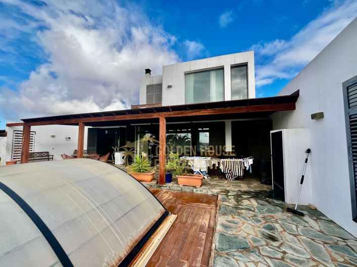 Image No.35-5 Bed Property for sale