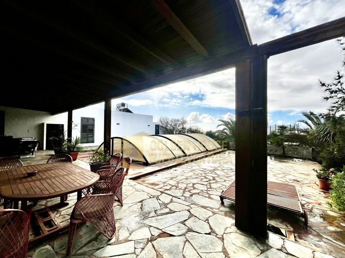 Image No.36-5 Bed Property for sale