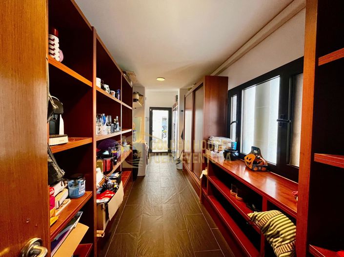 Image No.38-5 Bed Property for sale