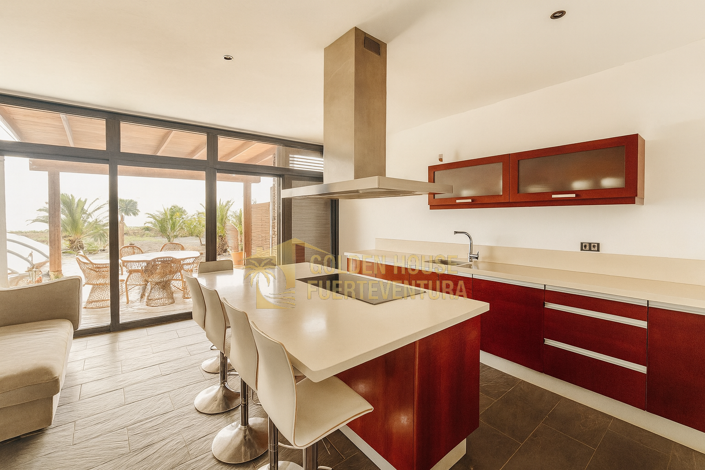 Image No.5-5 Bed Property for sale