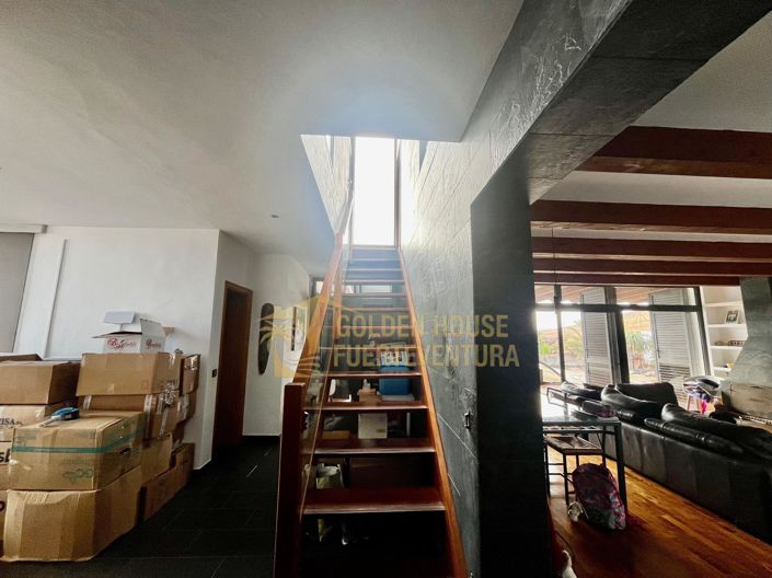 Image No.9-5 Bed Property for sale