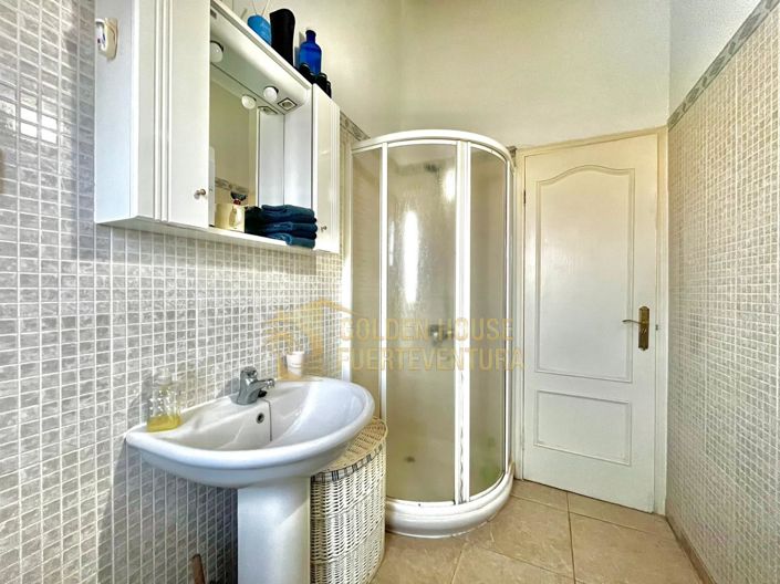 Image No.16-5 Bed Property for sale