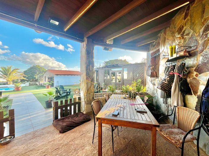 Image No.19-5 Bed Property for sale