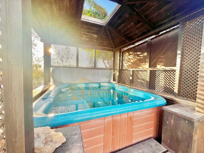 Image No.23-5 Bed Property for sale