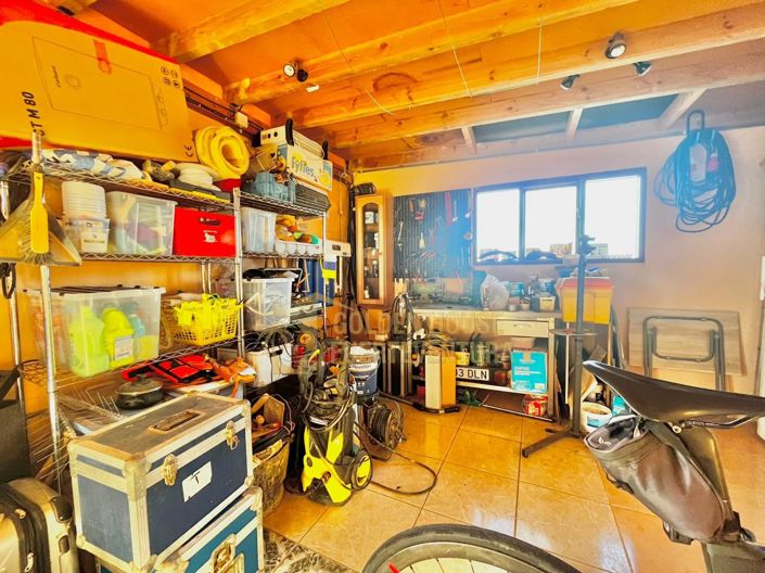 Image No.26-5 Bed Property for sale