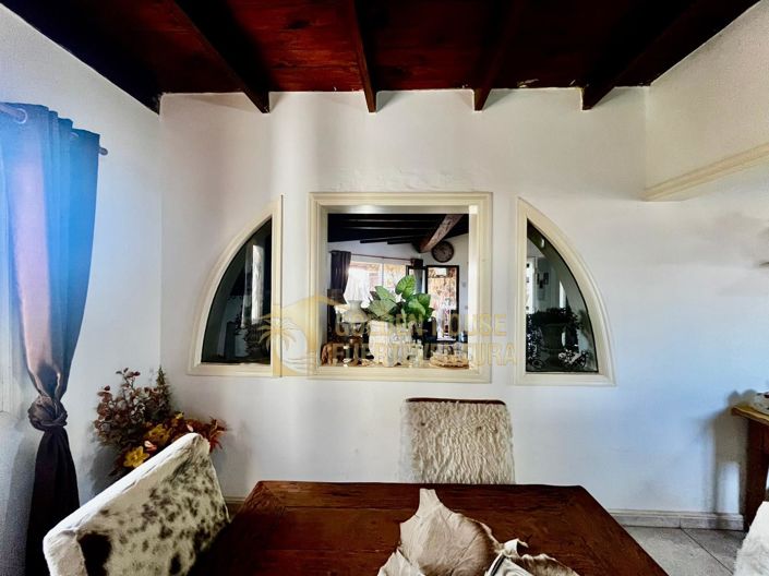 Image No.8-5 Bed Property for sale