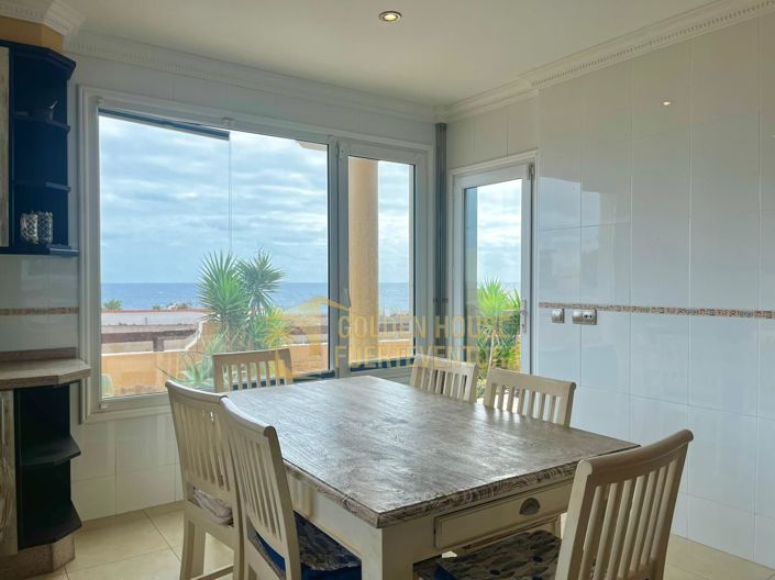 Image No.12-5 Bed Property for sale