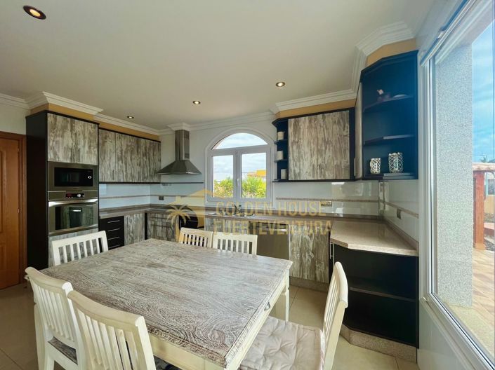 Image No.13-5 Bed Property for sale