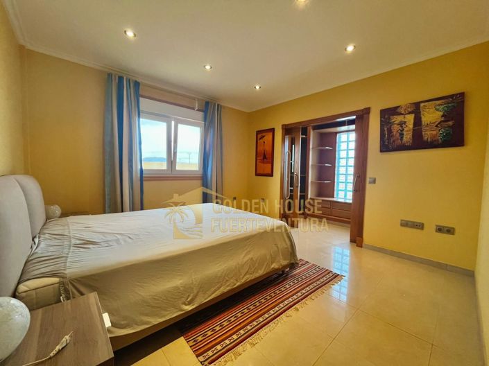 Image No.14-5 Bed Property for sale