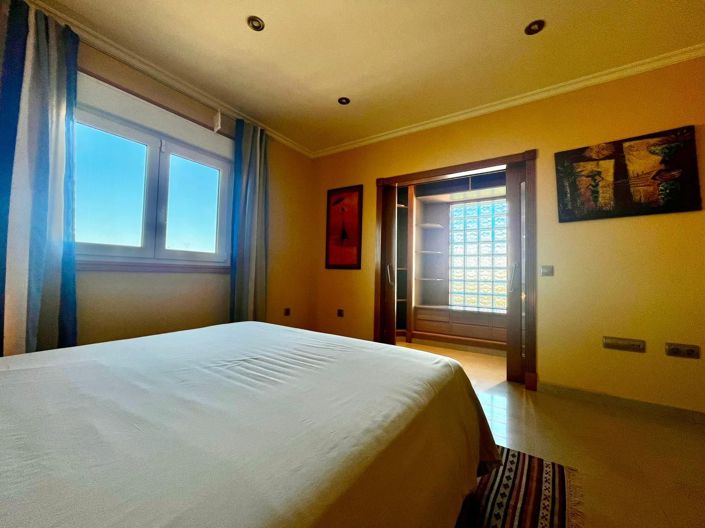 Image No.19-5 Bed Property for sale