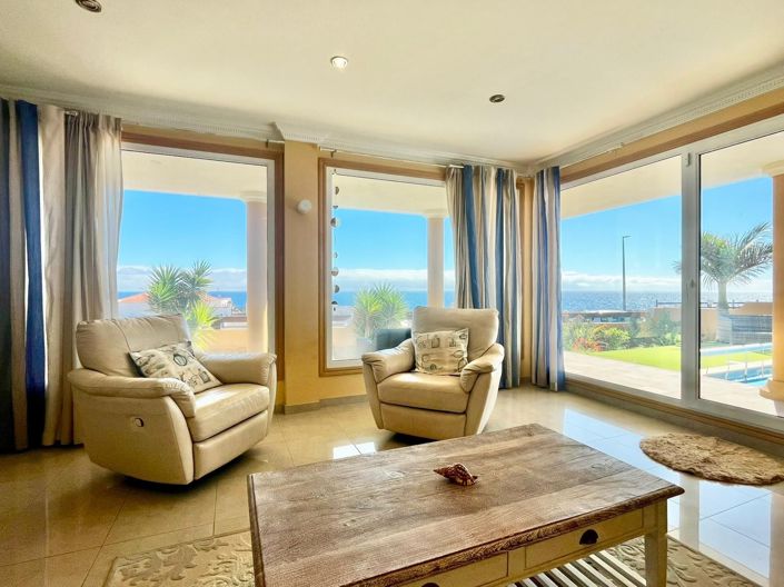 Image No.2-5 Bed Property for sale